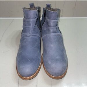 CAT Blue/Brown Double Sided Zipper Fur Lined Leather Booties Women’s Size 7 1/2